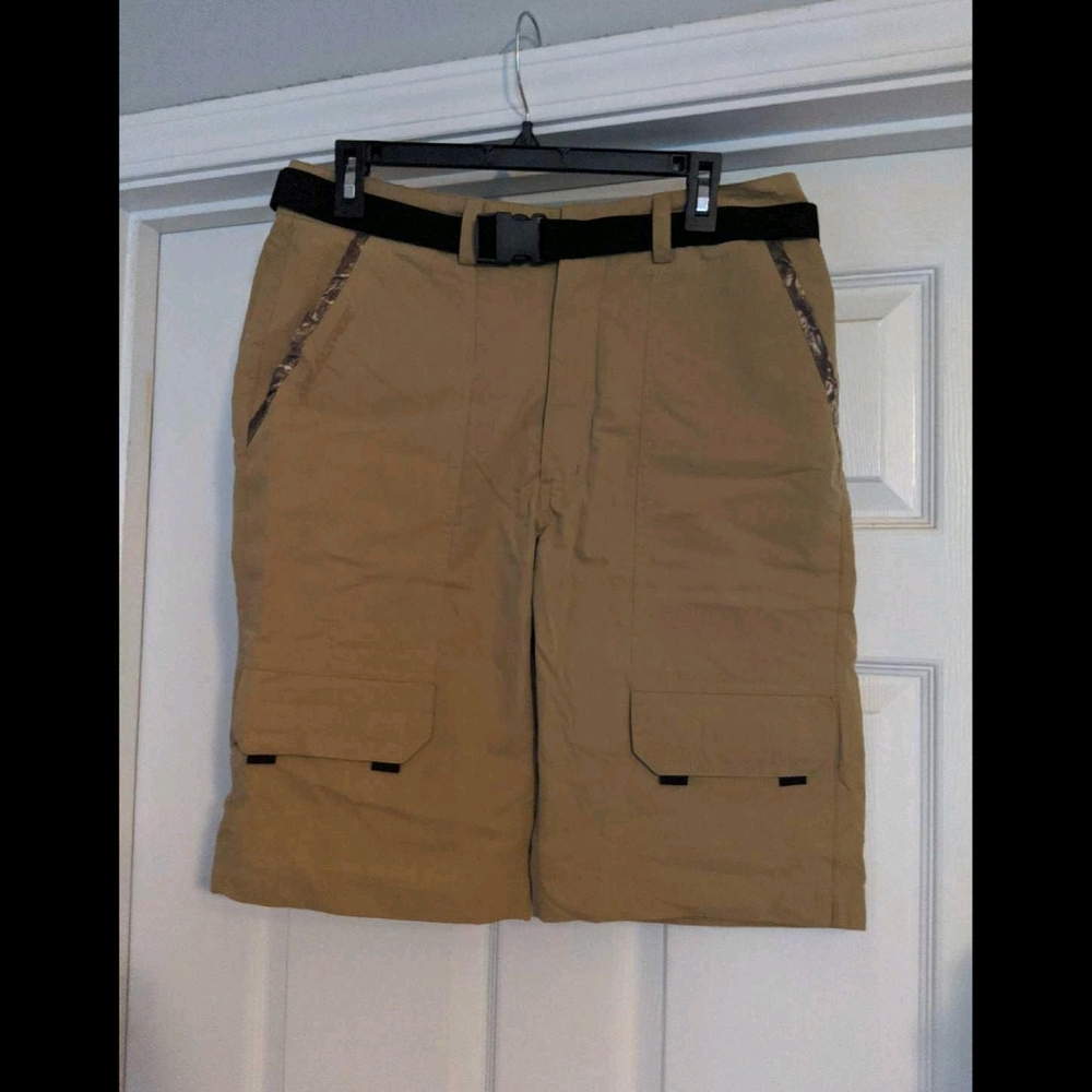 Real Tree Brand Cargo Shorts Size 32